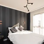 Luxurious Urban Retreat With Unmatched Comfort *