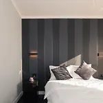 Luxurious Urban Retreat With Unmatched Comfort *