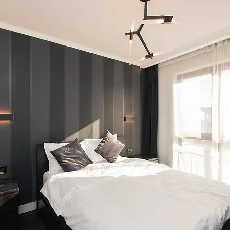 Luxurious Urban Retreat With Unmatched Comfort *