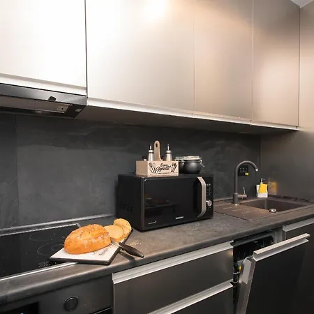 Luxurious Urban Retreat With Unmatched Comfort Apartment Bucharest