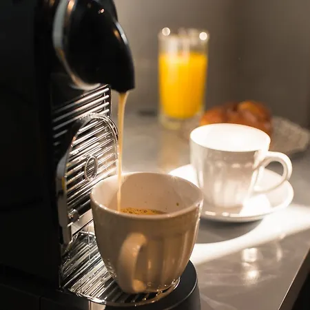 Appartamento Luxurious Urban Retreat With Unmatched Comfort Bucarest