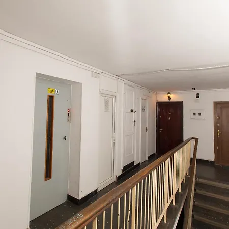 Apartment Luxurious Urban Retreat With Unmatched Comfort