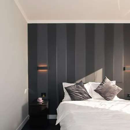 Luxurious Urban Retreat With Unmatched Comfort *