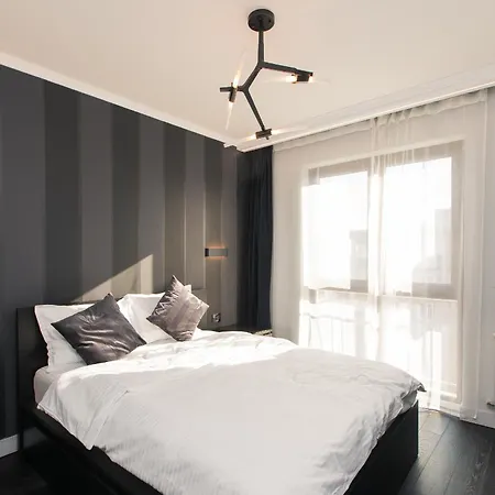 Luxurious Urban Retreat With Unmatched Comfort Бухарест