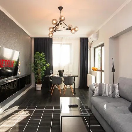 Luxurious Urban Retreat With Unmatched Comfort