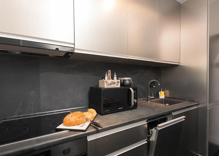 Luxurious Urban Retreat With Unmatched Comfort Apartman Bukarest