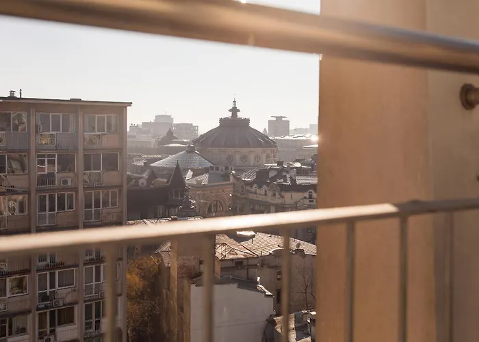 Luxurious Urban Retreat With Unmatched Comfort *