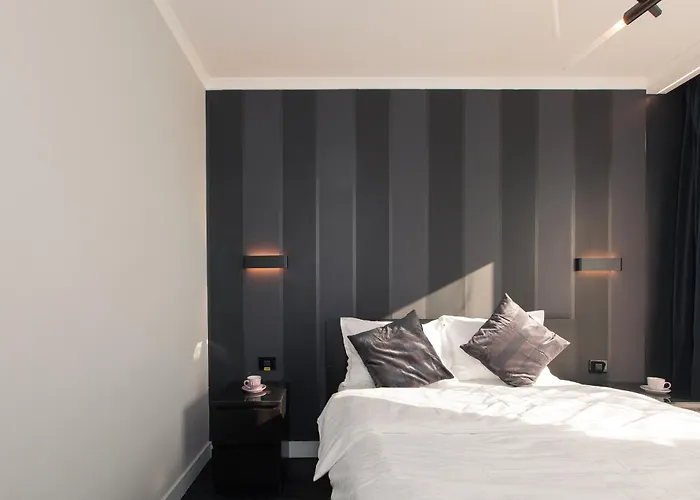 Luxurious Urban Retreat With Unmatched Comfort *