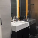 Luxurious Urban Retreat With Unmatched Comfort ブカレスト