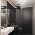 Luxurious Urban Retreat With Unmatched Comfort アパート