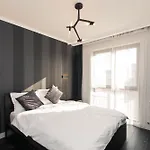Luxurious Urban Retreat With Unmatched Comfort ブカレスト